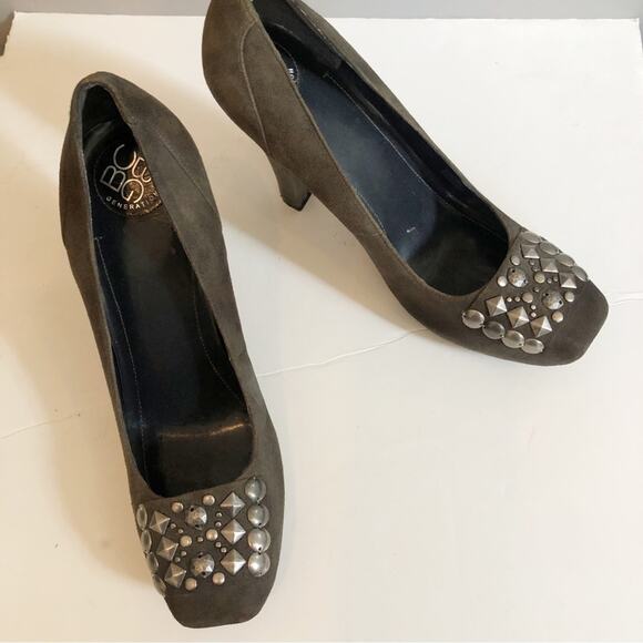 BCBG Grey Suede Pumps Silver Studs High Heels Leather Designer Retro 9.5 NWOT - Picture 11 of 14